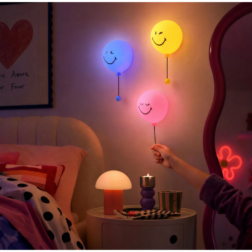 BUBBLY LIGHT BLUE SMILEY WORLD®