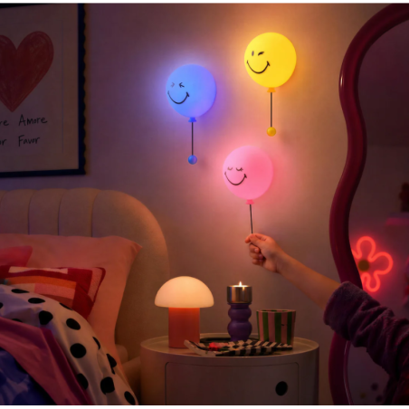 BUBBLY LIGHT BLUE SMILEY WORLD®